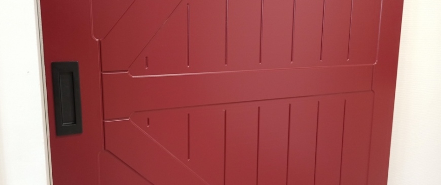 Амбарная раздвижная дверь или двери в стиле лофт
